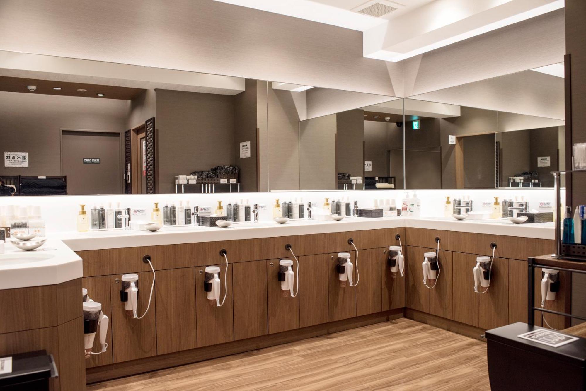 Capsule Hotel Anshin Oyado Ogikubo  Tokyo Eksteriør billede